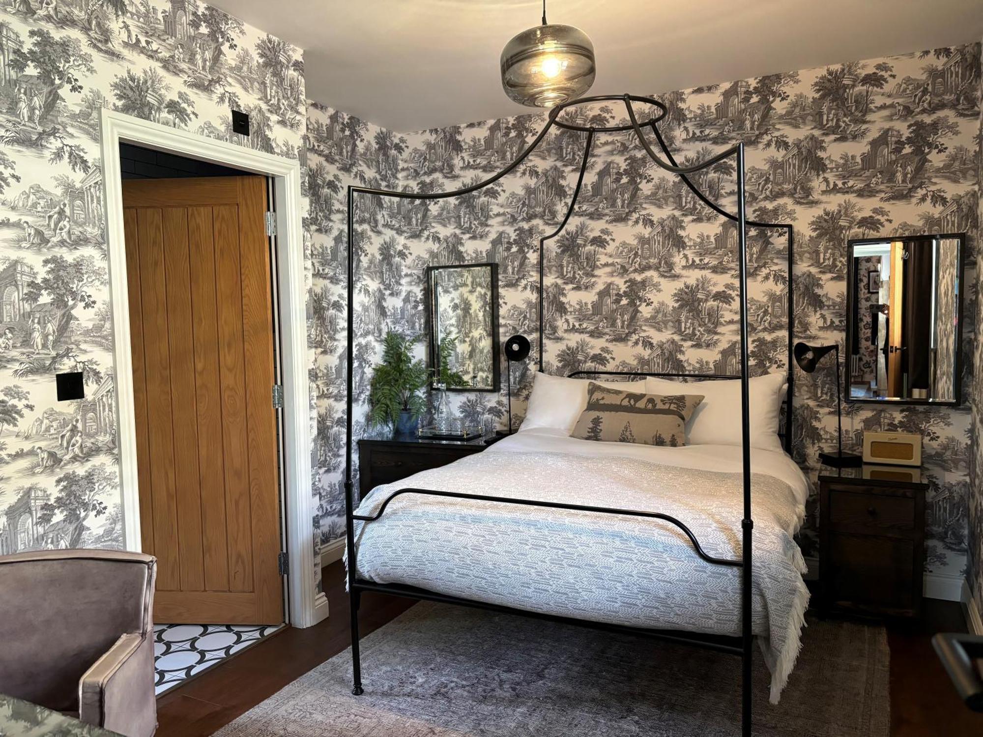 ホテル Manor House Lindley ハダーズフィールド エクステリア 写真